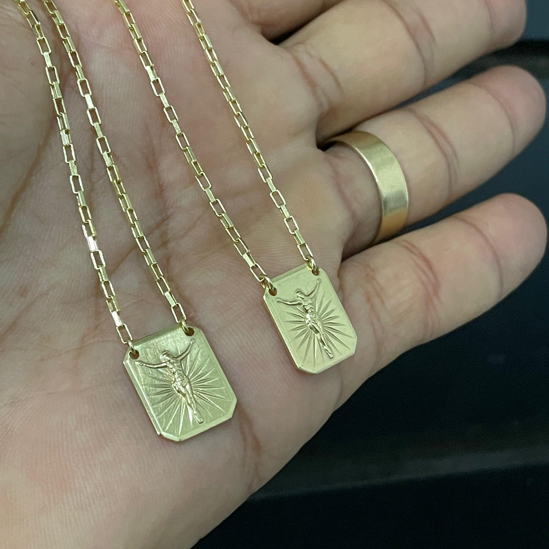 Escapulário Cristo Hungria de moeda antiga
